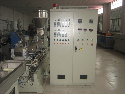 Parallel Twin Screw Plastic Pipe Extrusion Machine , HDPE Extruder Machine