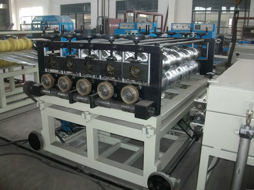 Double Screw Plastic Roofing Tiles Extrusion Line For PC Transparent Corrugated Sheet